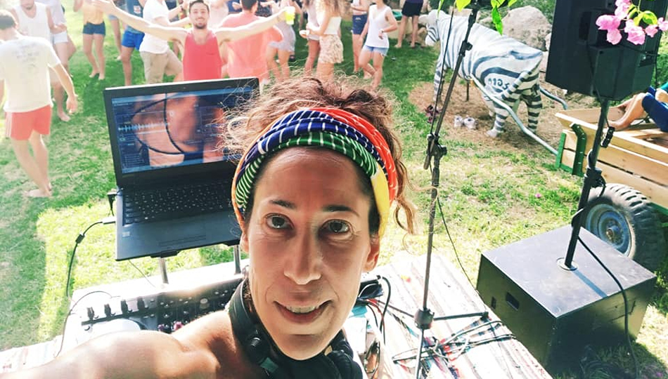 DJ - Sister Shirly לאירועים ולמסיבות